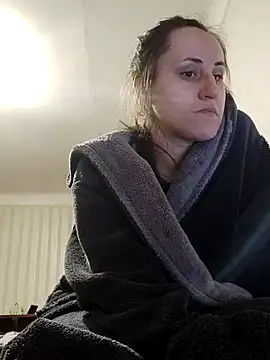 emeli moon online show from March 2025 07:17:02 PM