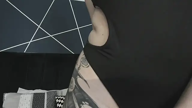 Adeelinee online show from February 2025 10:36:02 PM