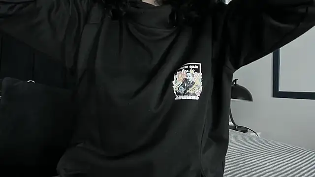 Adeelinee online show from February 2025 07:36:01 PM