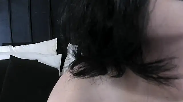 Adeelinee online show from March 2025 10:59:01 PM