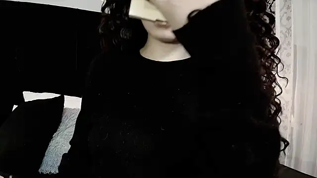 Adeelinee online show from October 2025 07:51:01 PM