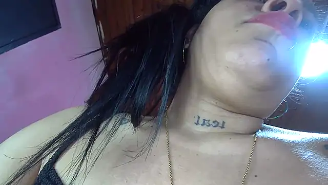 white sexy  online show from February 2025 10:11:02 PM