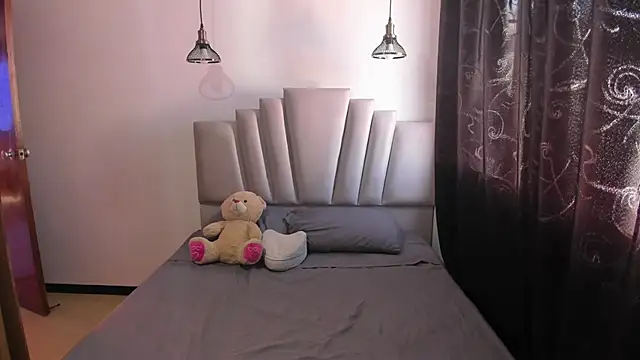 samantha  wilson online show from November 2025 01:22:04 PM