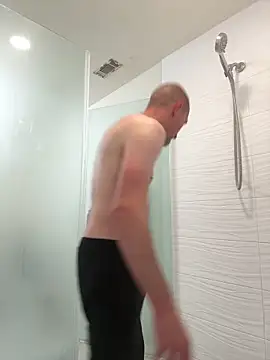 El Gizmo online show from February 2025 05:20:02 PM