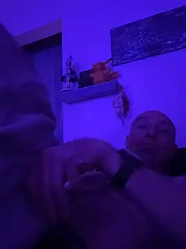 Snapshot of El_Gizmo chatting on March 2026 11:27:02 AM El Gizmo online show from March 2026 11:27:02 AM