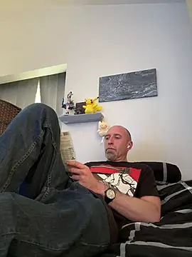 Snapshot of El_Gizmo chatting on March 2026 07:20:02 PM El Gizmo online show from March 2026 07:20:02 PM