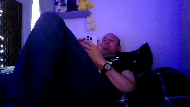 Snapshot of El_Gizmo chatting on March 2026 07:14:01 PM El Gizmo online show from March 2026 07:14:01 PM