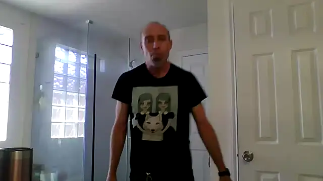 El Gizmo online show from May 2026 05:42:02 PM