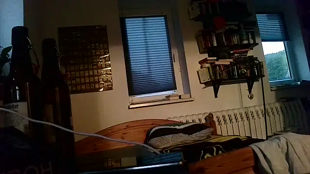 sunr1sa online show from October 2025 04:39:02 PM