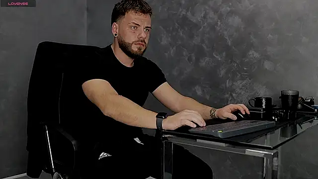 juliusmasters online show from November 2025 08:20:02 PM