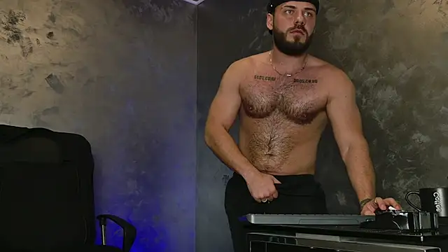 juliusmasters online show from November 2025 11:25:01 PM