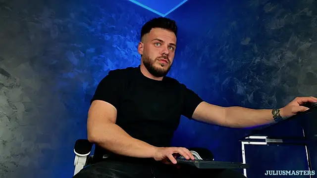 juliusmasters online show from April 2026 08:39:01 PM