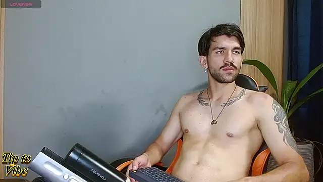 Mr WhiteCock online show from November 2025 02:26:01 AM