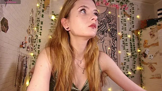 summerhazeee online show from February 2026 05:08:01 PM