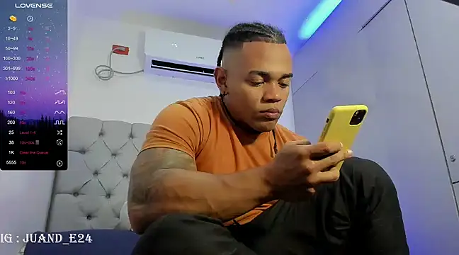 Snapshot of juande_24 chatting on March 2025 03:56:01 AM juande 24 online show from March 2025 03:56:01 AM