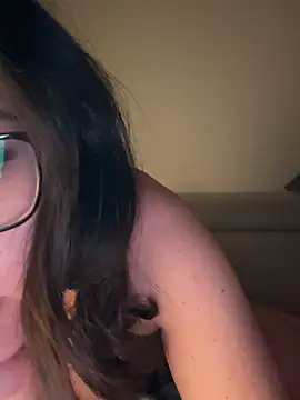 Its Jade online show from February 2025 09:06:02 PM