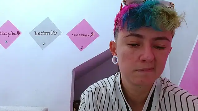 tomboyblue online show from October 2025 05:02:02 PM