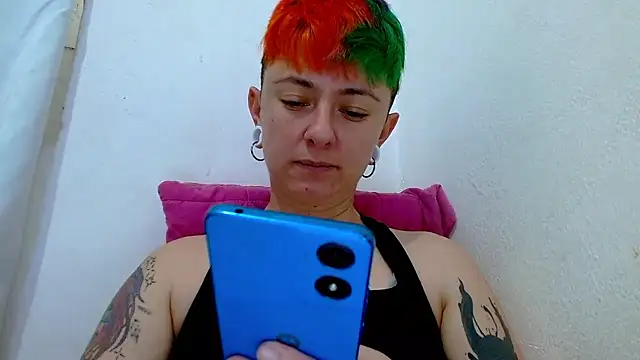 Snapshot of tomboyblue chatting on January 2026 08:12:02 PM tomboyblue online show from January 2026 08:12:02 PM