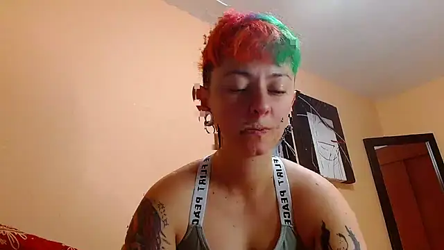 Snapshot of tomboyblue chatting on January 2026 02:21:01 PM tomboyblue online show from January 2026 02:21:01 PM