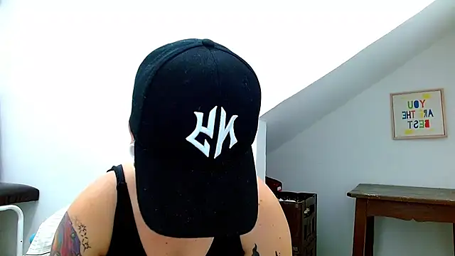 Snapshot of tomboyblue chatting on January 2026 09:24:01 PM tomboyblue online show from January 2026 09:24:01 PM