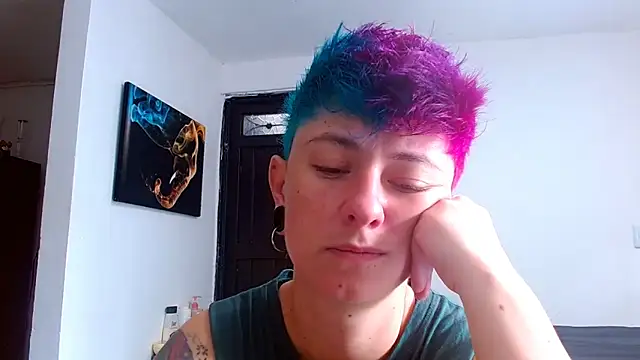 tomboyblue online show from May 2026 06:04:02 PM