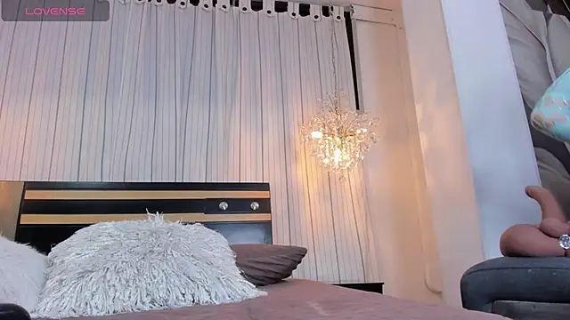 DahianaLincoln online show from January 2025 07:40:01 PM