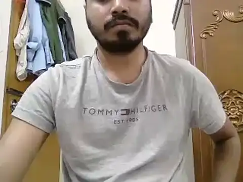desiboyasif online show from October 2025 04:51:02 PM