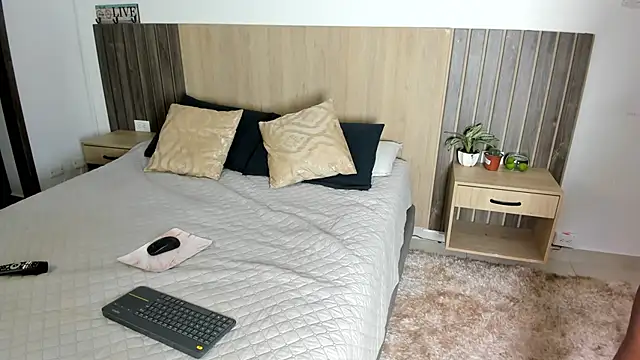 rebeca cortez  online show from February 2026 09:42:01 PM