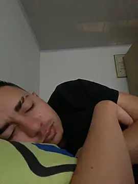 DanielGomez9 online show from December 2024 10:36:02 PM