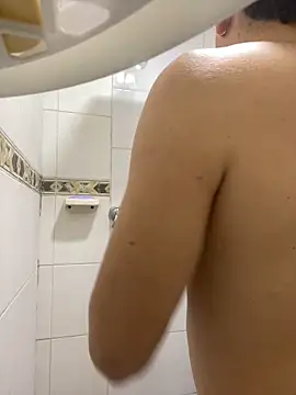 DanielGomez9 online show from February 2025 12:47:01 PM