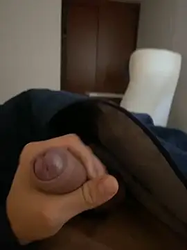 DanielGomez9 online show from March 2025 01:09:01 PM