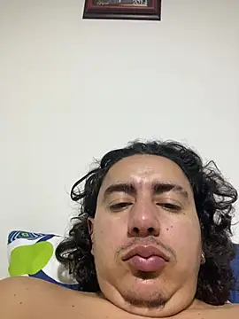Snapshot of DanielGomez9 chatting on April 2026 05:49:01 AM DanielGomez9 online show from April 2026 05:49:01 AM