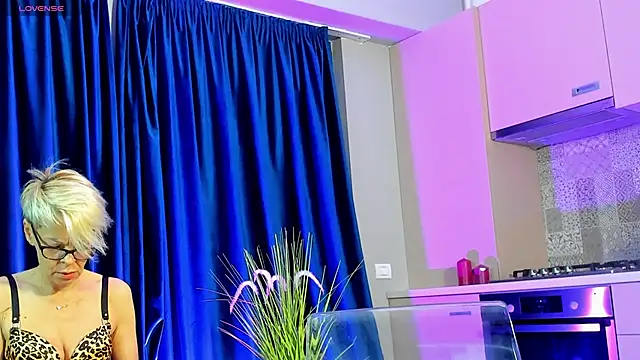 RosaCatalleya online show from October 2025 04:32:02 AM