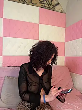 Snapshot of Strawberry_queen91 chatting on January 2026 04:45:01 PM Strawberry queen91 online show from January 2026 04:45:01 PM