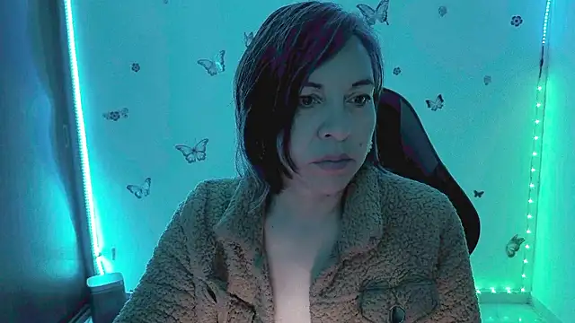 Lady breaks hearts online show from March 2026 10:39:01 AM