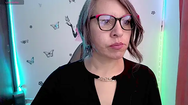 Lady breaks hearts online show from July 2026 01:57:02 PM
