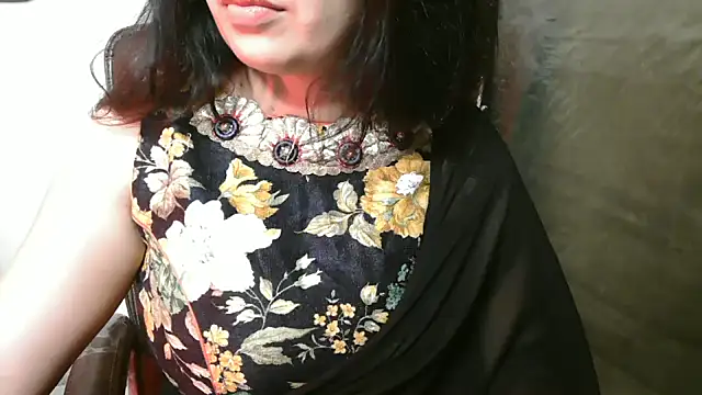 Snapshot of urvashihott chatting on February 2026 05:20:02 PM urvashihott online show from February 2026 05:20:02 PM