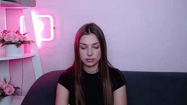 Snapshot of MilanaAngelAs chatting on June 2026 04:47:01 AM MilanaAngelAs online show from June 2026 04:47:01 AM