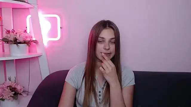 Snapshot of MilanaAngelAs chatting on June 2026 01:06:02 PM MilanaAngelAs online show from June 2026 01:06:02 PM