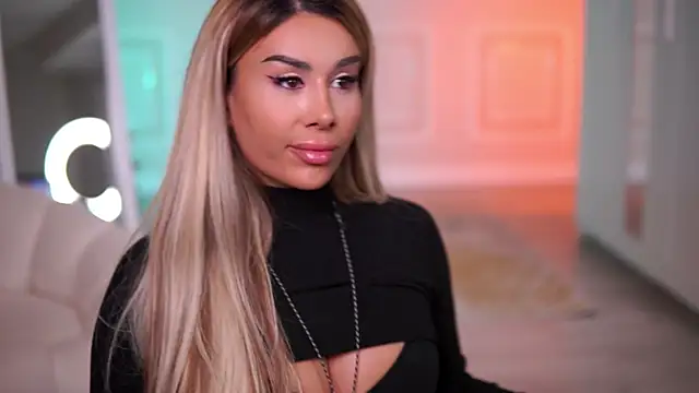 EvaZane online show from November 2025 08:08:01 PM