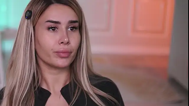 EvaZane online show from November 2025 09:37:02 PM