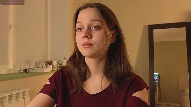 Addelin Moon online show from November 2025 04:29:01 PM