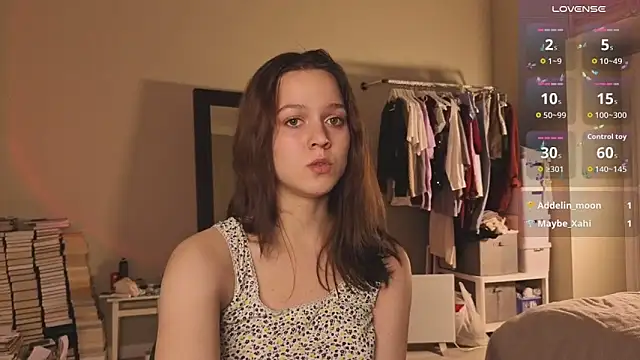 Addelin Moon online show from November 2025 07:24:02 PM