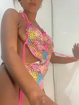 Snapshot of Shhainaysweet chatting on March 2025 09:42:02 PM Shhainaysweet online show from March 2025 09:42:02 PM