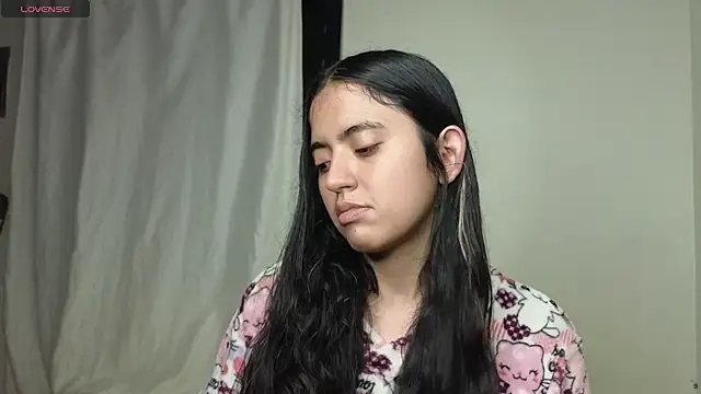 Snapshot of ViolettaSummer chatting on October 2025 12:20:02 AM ViolettaSummer online show from October 2025 12:20:02 AM