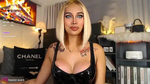 Snapshot of Angela_foxx chatting on February 2025 06:37:01 PM Angela foxx online show from February 2025 06:37:01 PM