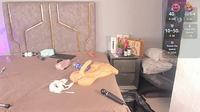 Katejordan online show from September 2025 08:41:02 PM