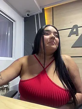 Snapshot of little_lissiee chatting on April 2026 12:39:01 AM little lissiee online show from April 2026 12:39:01 AM
