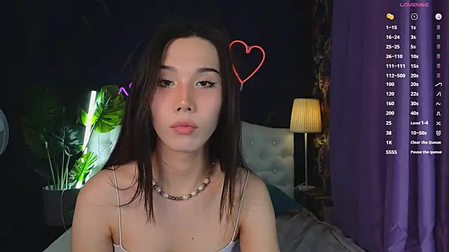 Kaia Sunshine Mia online show from January 2025 03:32:02 PM