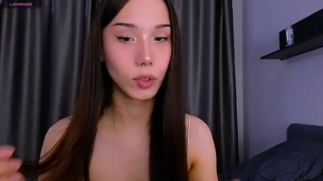 Kaia Sunshine Mia online show from January 2026 02:44:01 PM